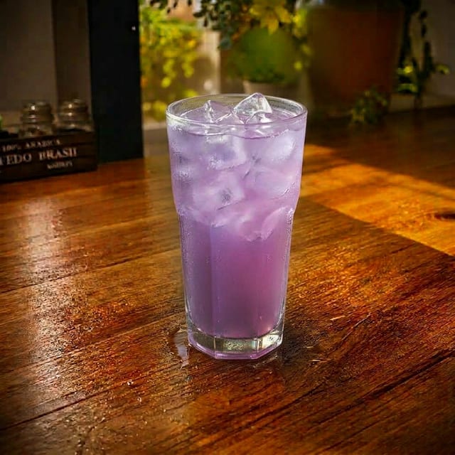 Iced Lavender Lemonade 16oz.