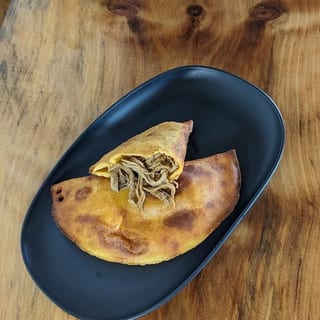 Empanada Venezolana Carne Mechada
